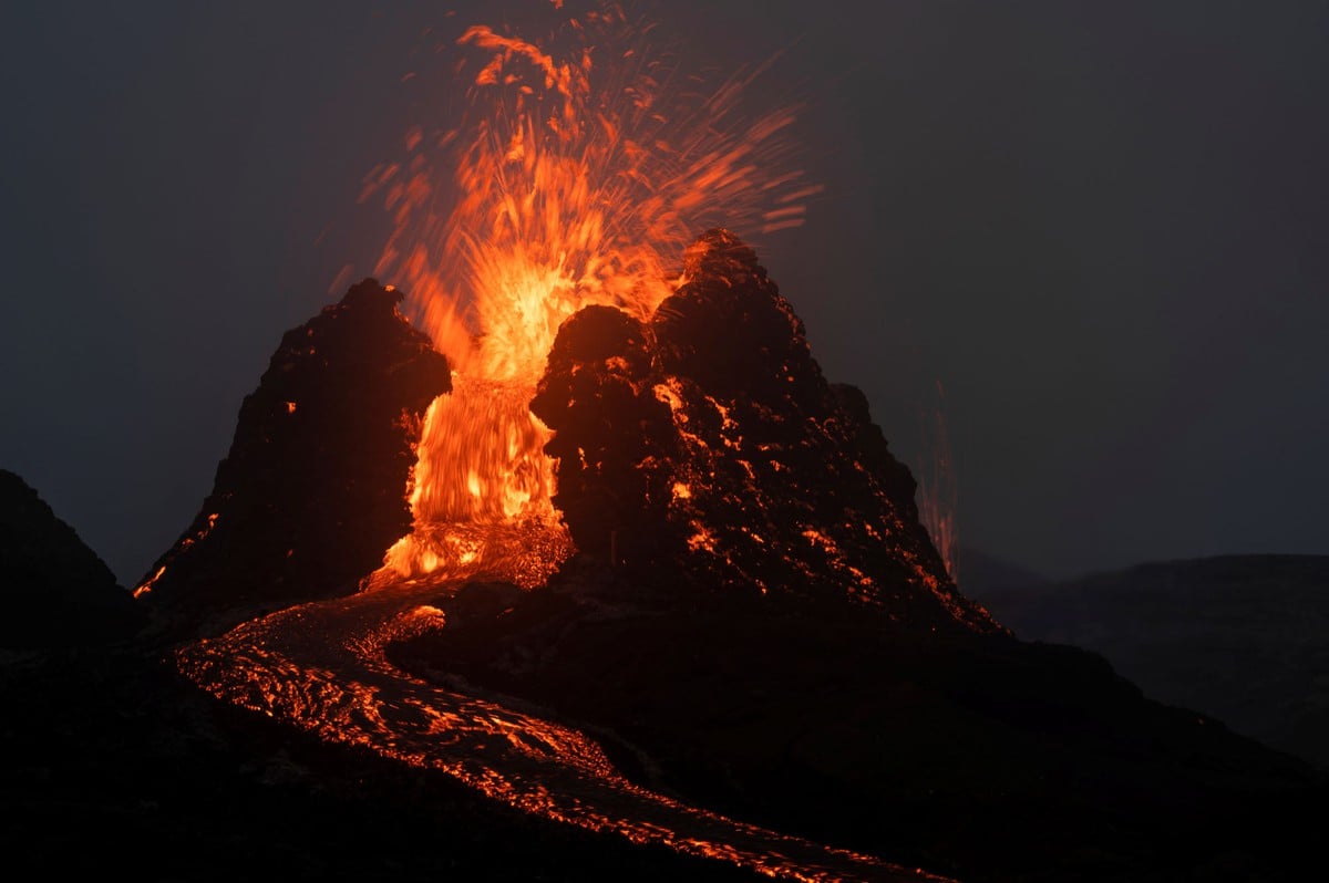 dormant-volcano-throwing-away-lava-blogsbysr